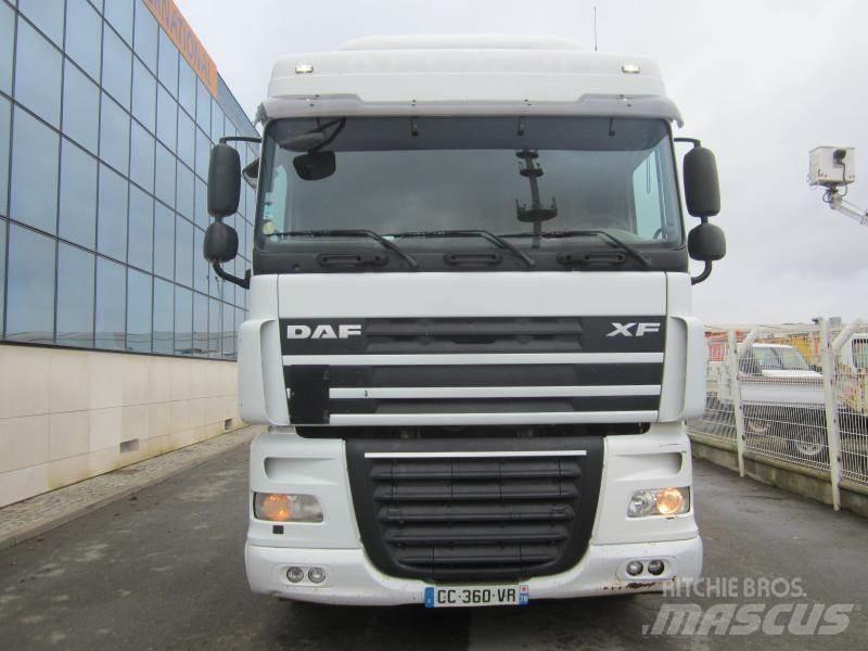 DAF XF105 460 牵引车