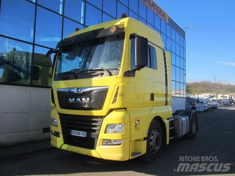MAN TGX 牵引车