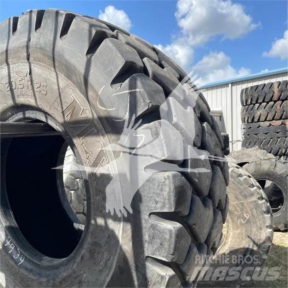 Titan 20.5R25 轮胎、车轮和轮圈
