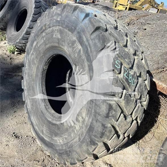 Titan 23.5R25 轮胎、车轮和轮圈
