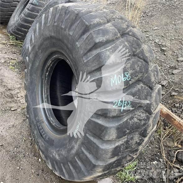 Titan 23.5x25 轮胎、车轮和轮圈