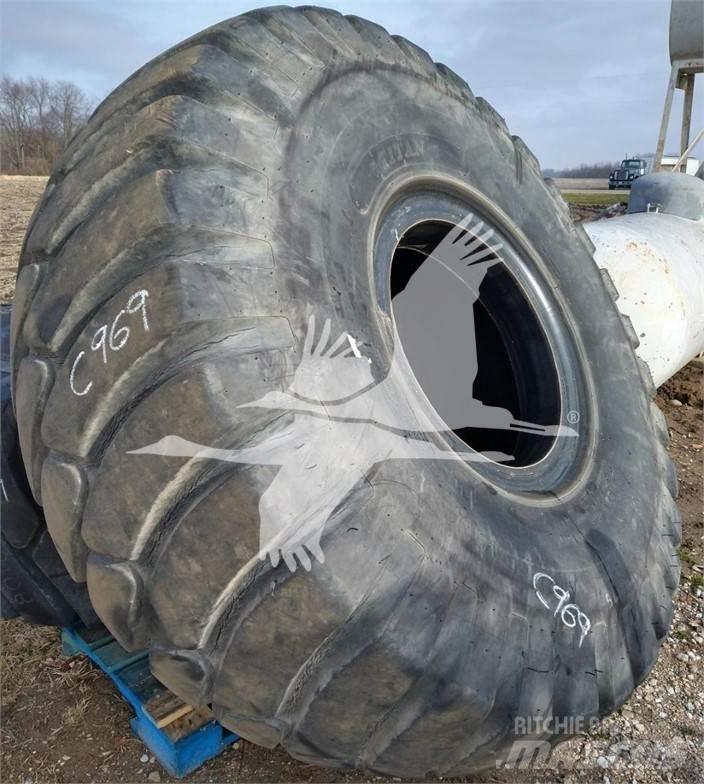 Titan 29.5x25 轮胎、车轮和轮圈
