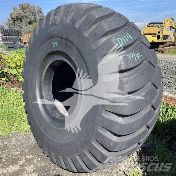 Titan 29.5x25 轮胎、车轮和轮圈