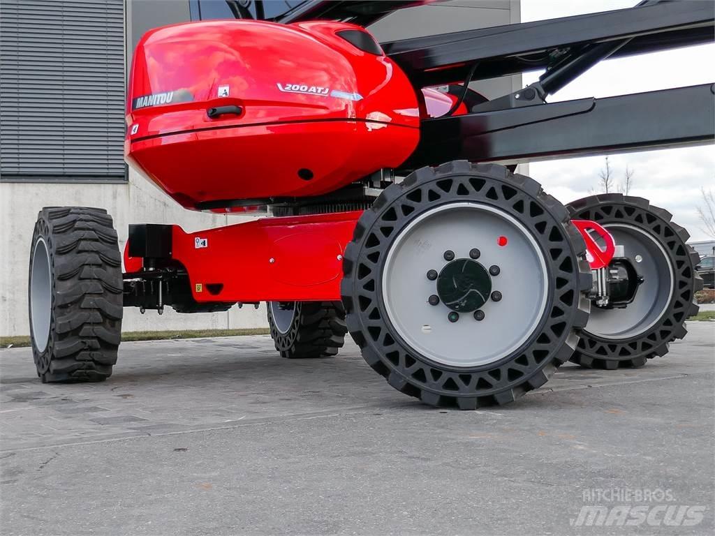 Manitou 200 ATJ 曲臂高空工作平台