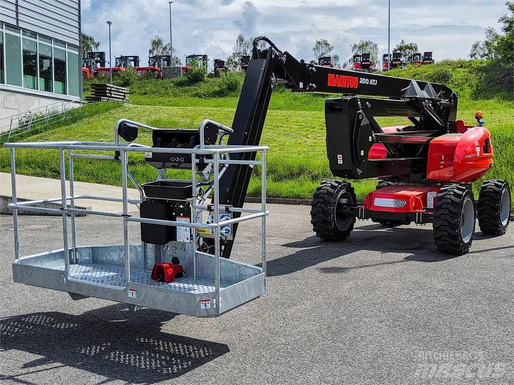 Manitou 200 ATJ 曲臂高空工作平台