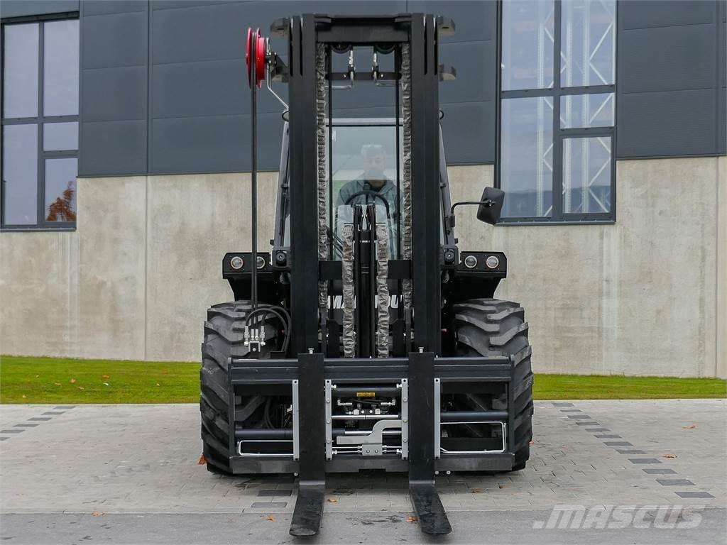 Manitou M 50-4 越野叉车|叉装车
