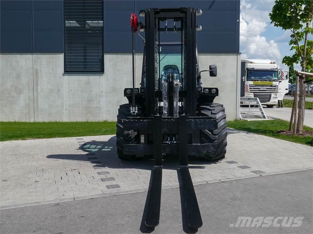 Manitou M 50-4 越野叉车|叉装车