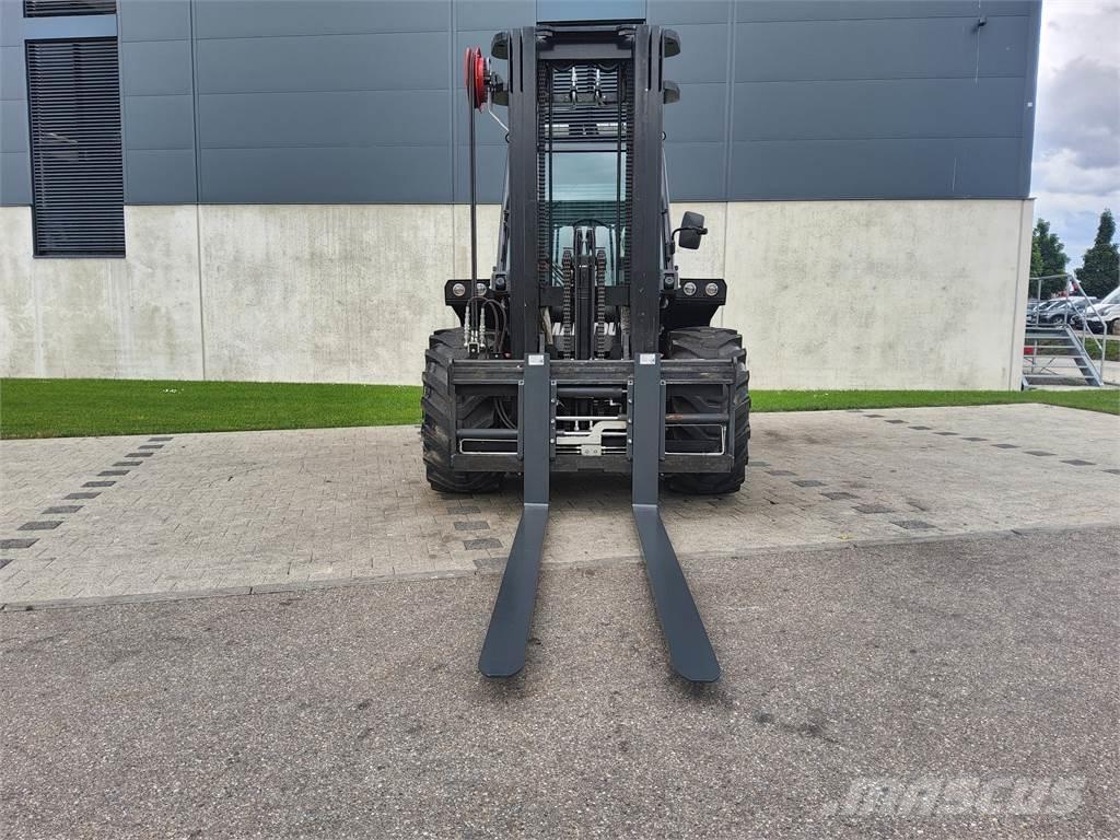 Manitou M 50-4 越野叉车|叉装车