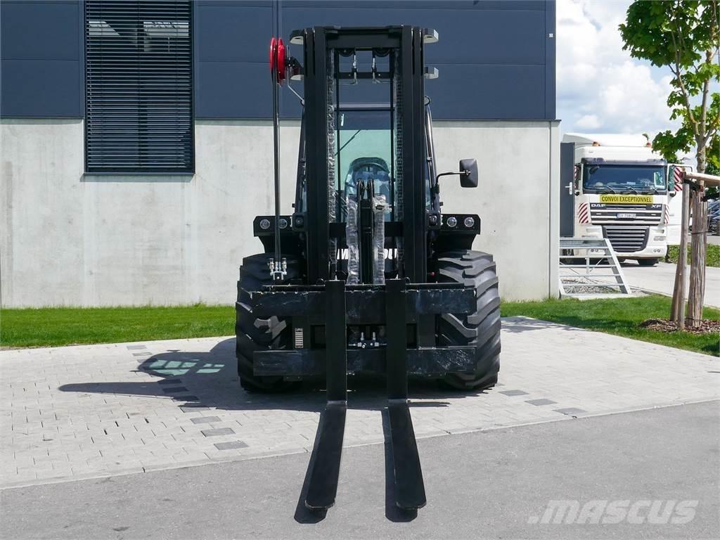 Manitou M 50-4 越野叉车|叉装车