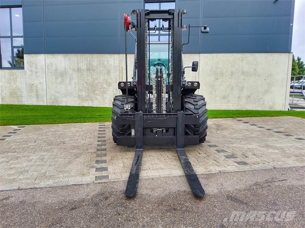 Manitou M 50-4 越野叉车|叉装车