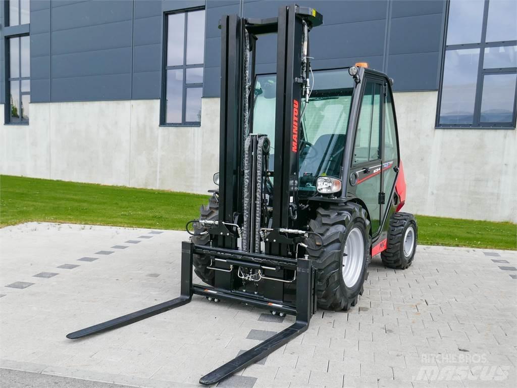 Manitou MC 25-4 越野叉车|叉装车
