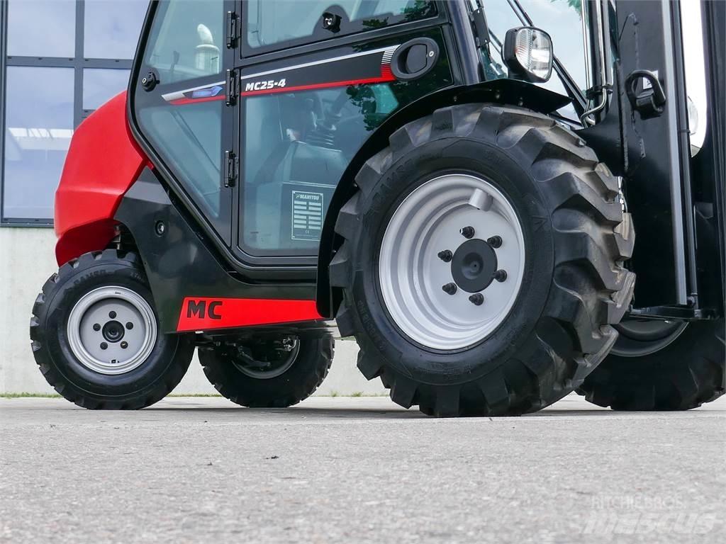 Manitou MC 25-4 越野叉车|叉装车