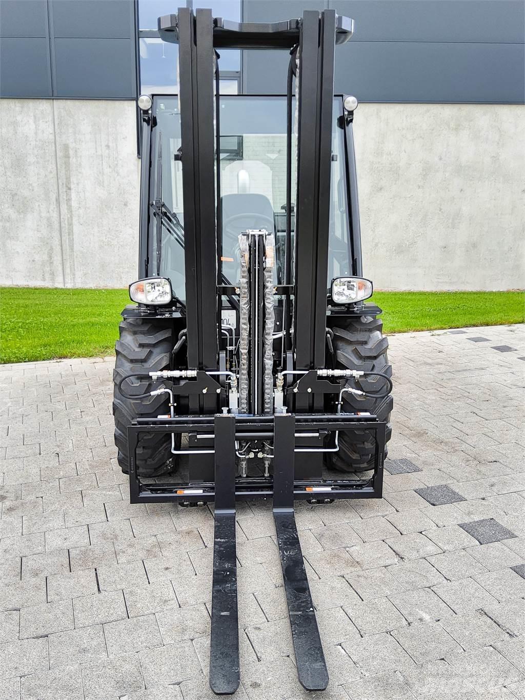 Manitou MC 25-4 越野叉车|叉装车