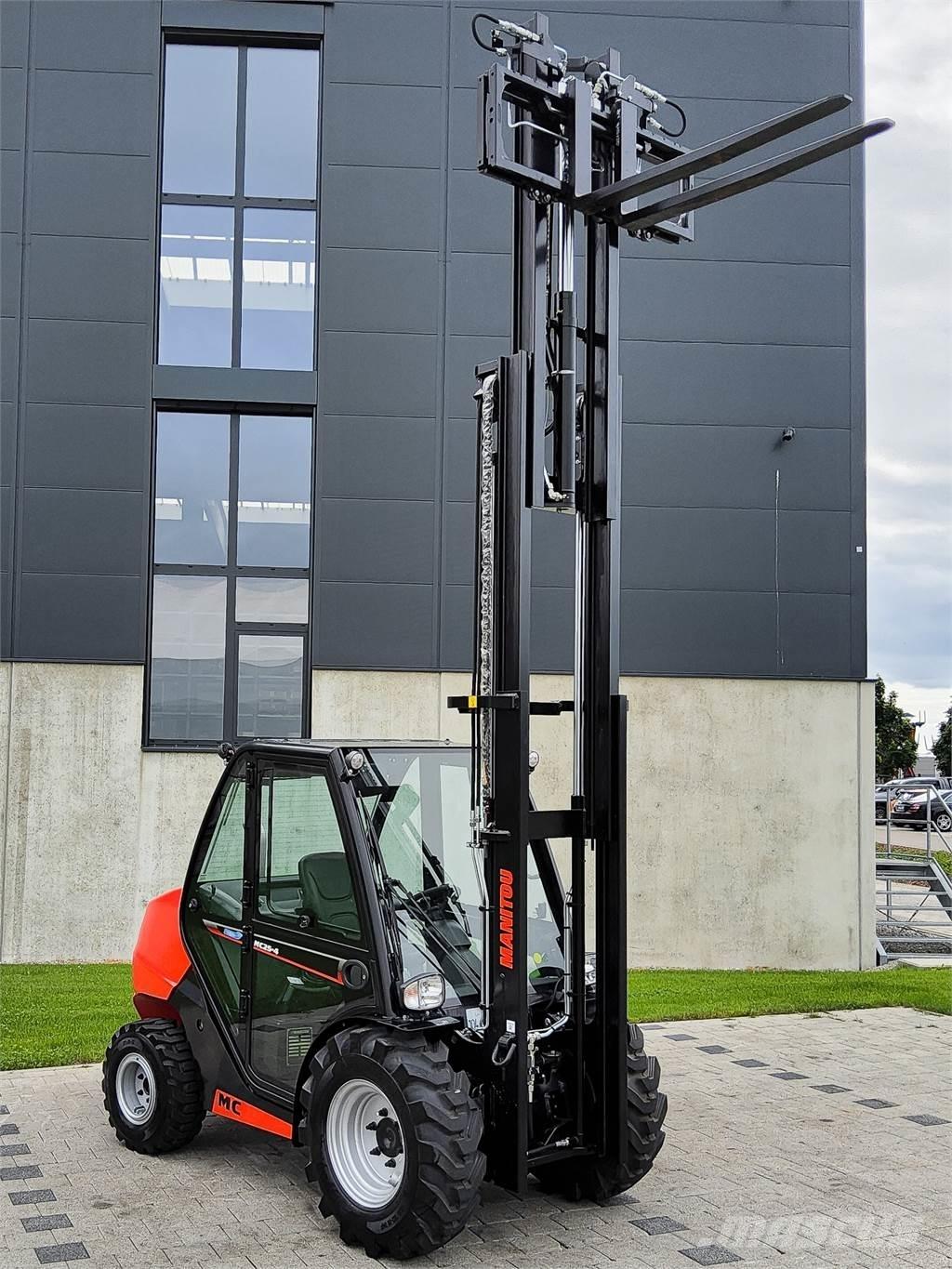 Manitou MC 25-4 越野叉车|叉装车