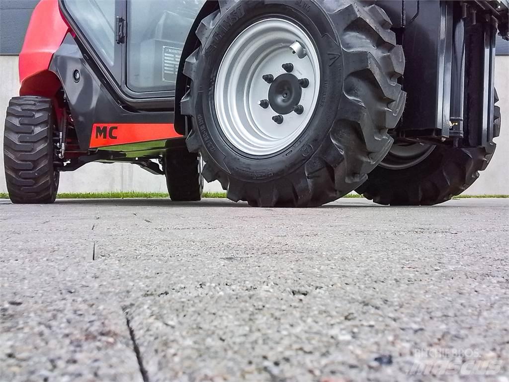 Manitou MC 25-4 越野叉车|叉装车
