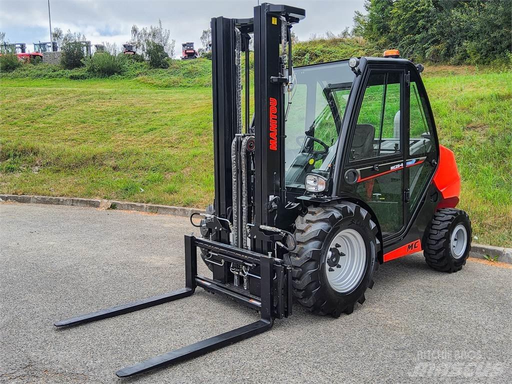 Manitou MC 25-4 越野叉车|叉装车