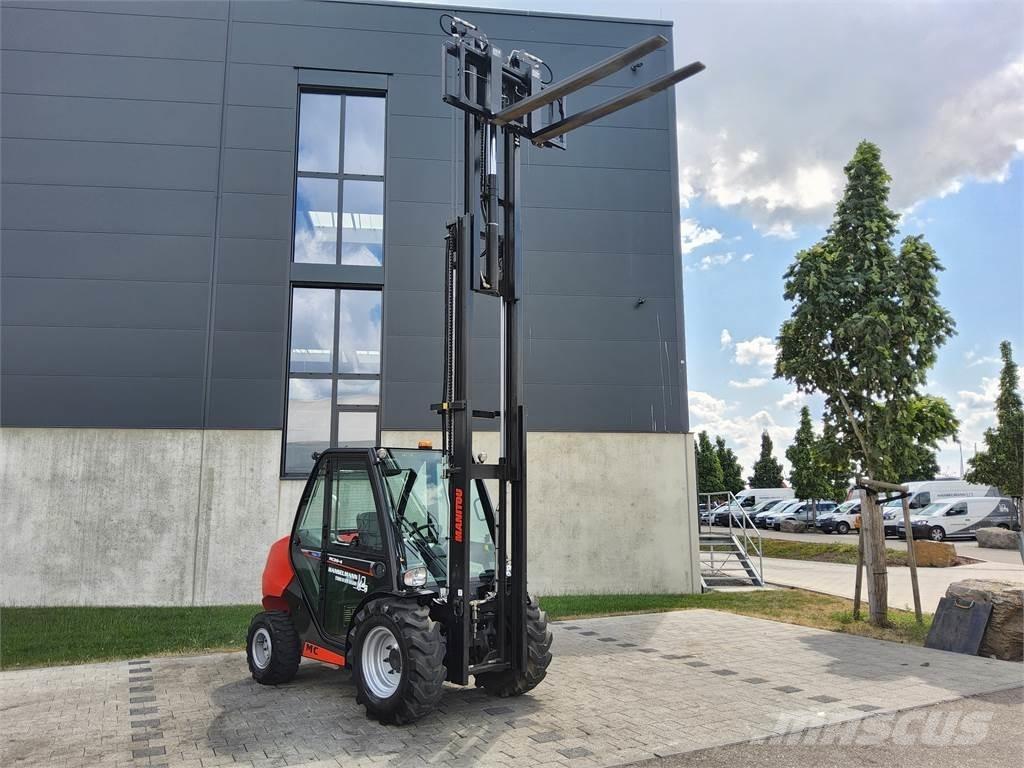 Manitou MC 30-4 越野叉车|叉装车