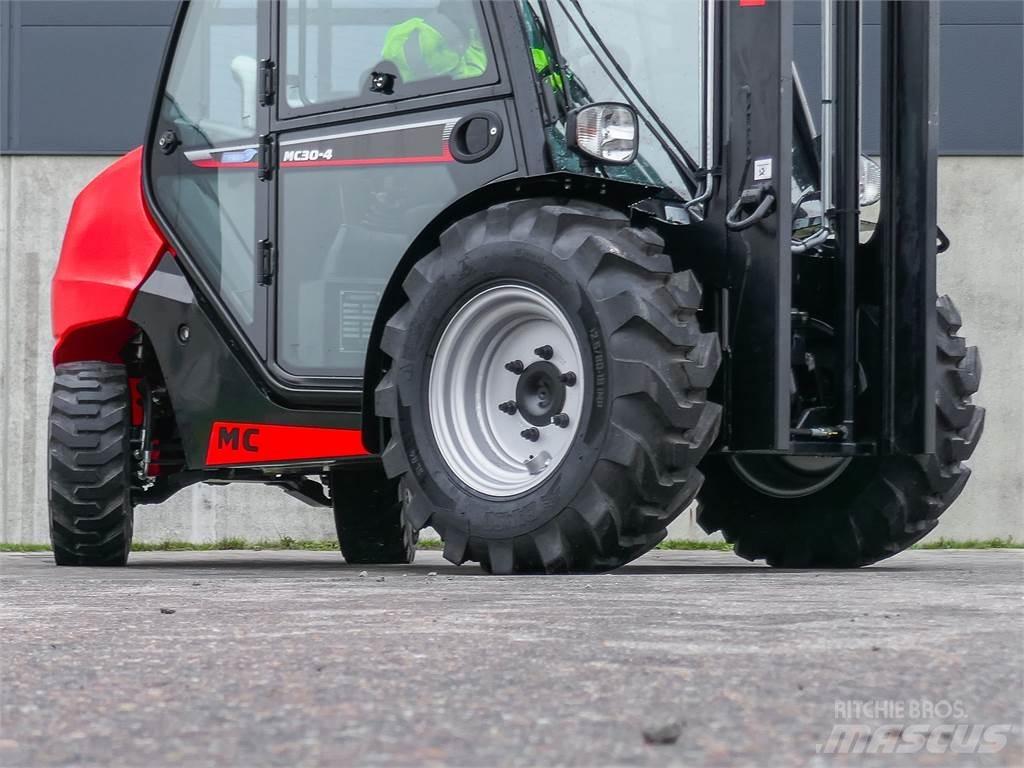 Manitou MC 30-4 越野叉车|叉装车
