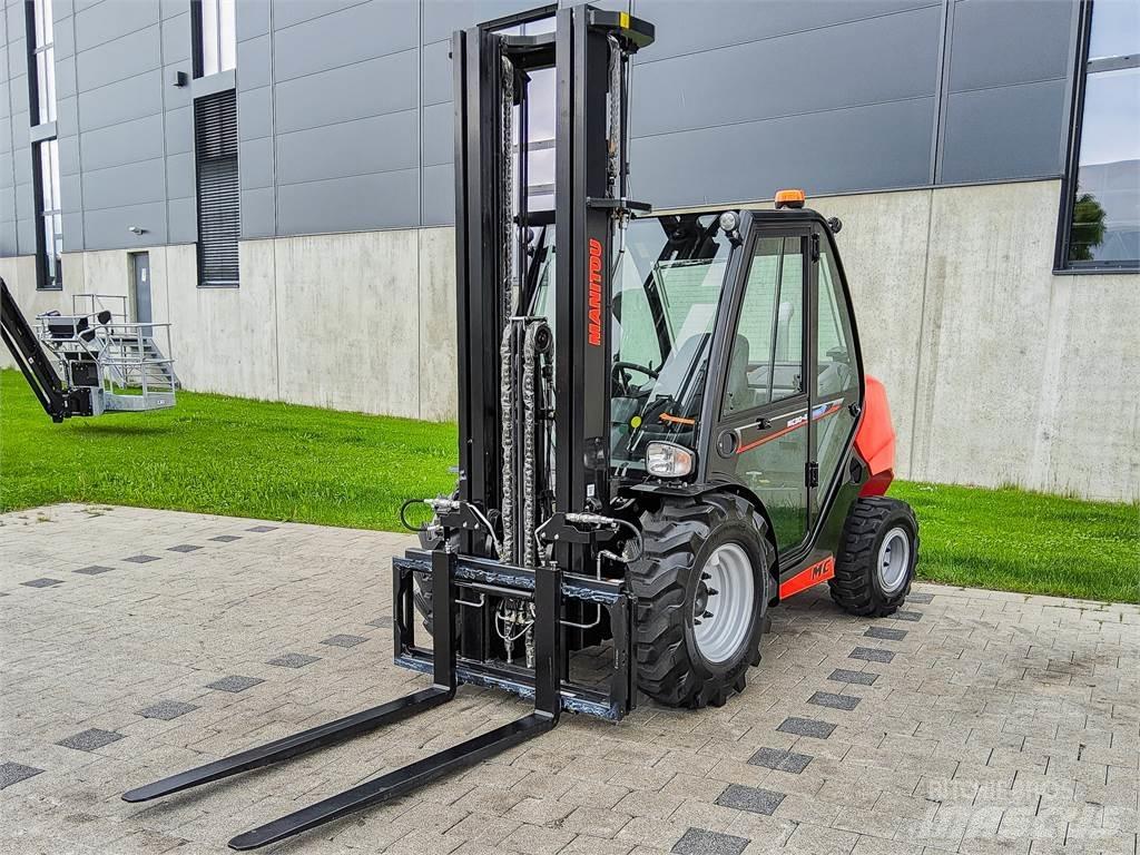 Manitou MC 30-4 越野叉车|叉装车