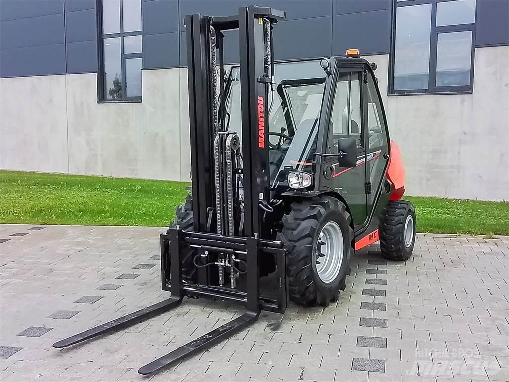Manitou MC 30-4 越野叉车|叉装车