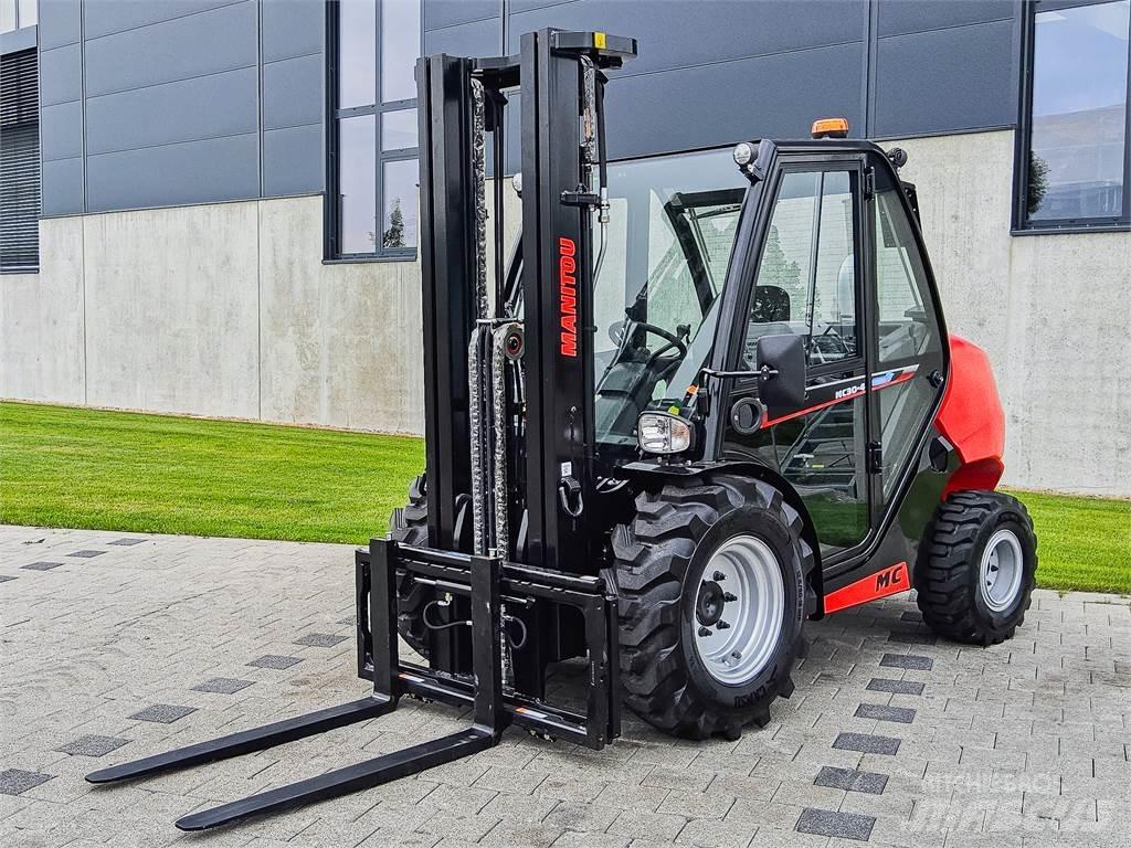 Manitou MC 30-4 越野叉车|叉装车