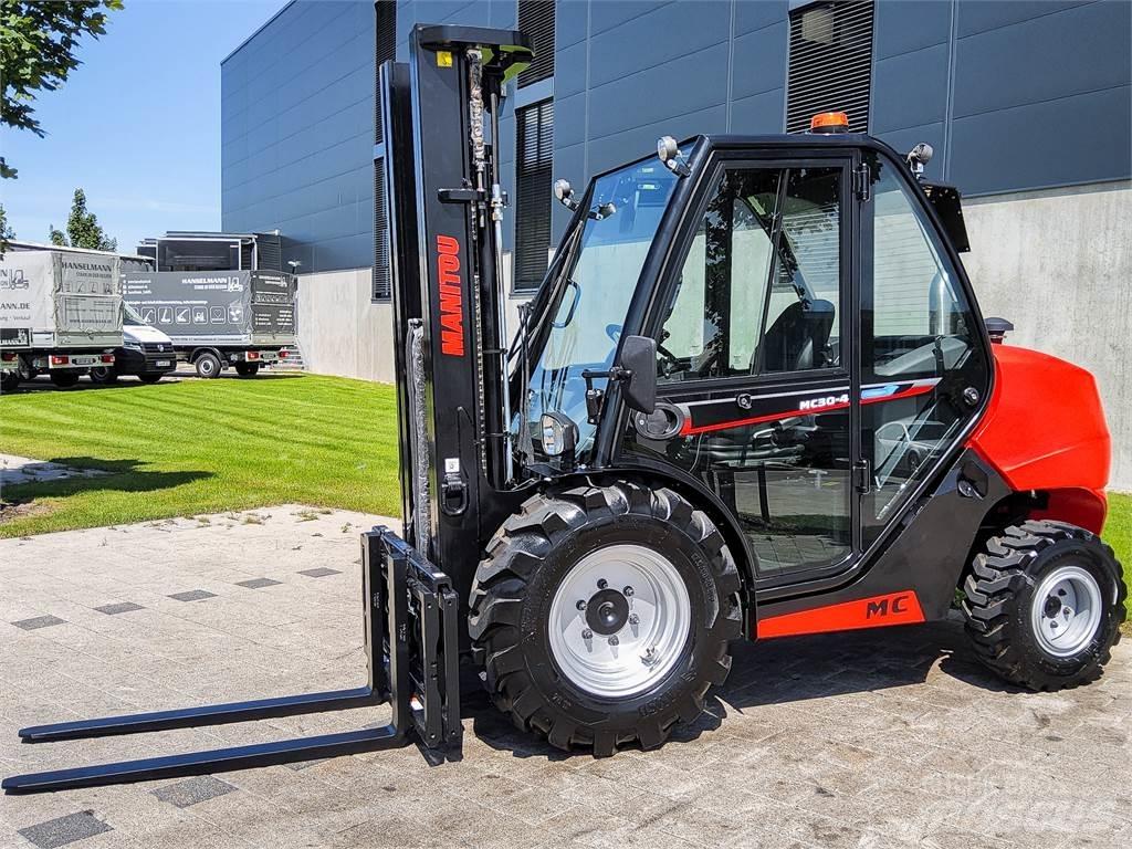 Manitou MC 30-4 越野叉车|叉装车