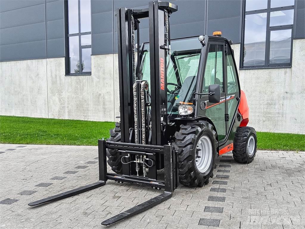 Manitou MC 30-4 越野叉车|叉装车