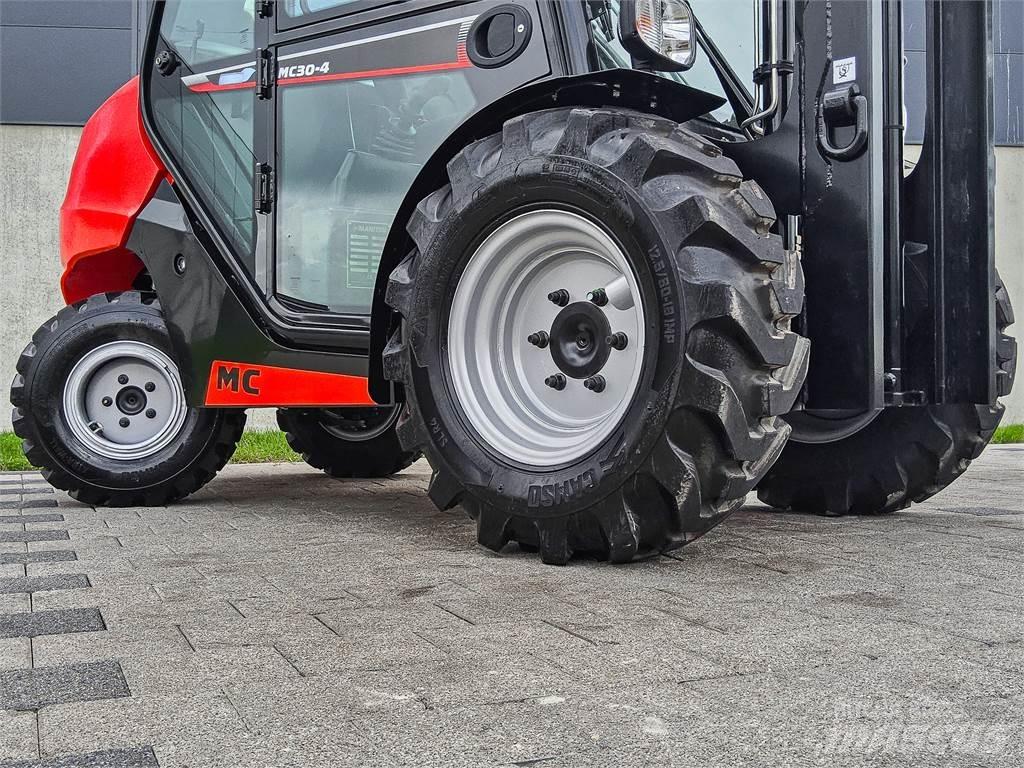 Manitou MC 30-4 越野叉车|叉装车