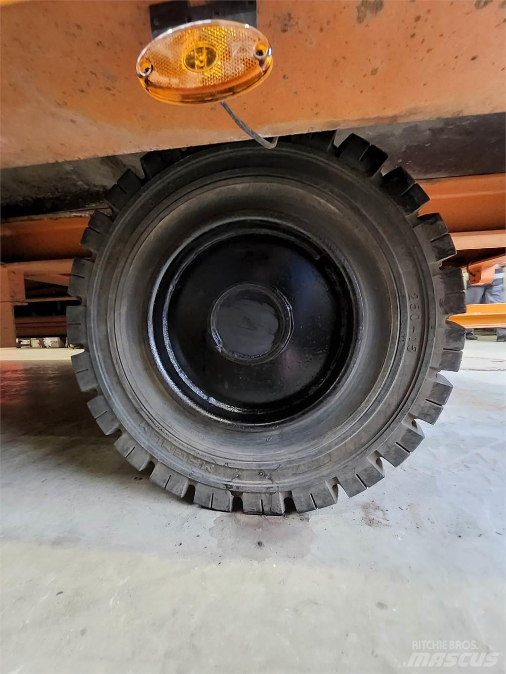 MULTI-TRANS VAL 30 其他拖车