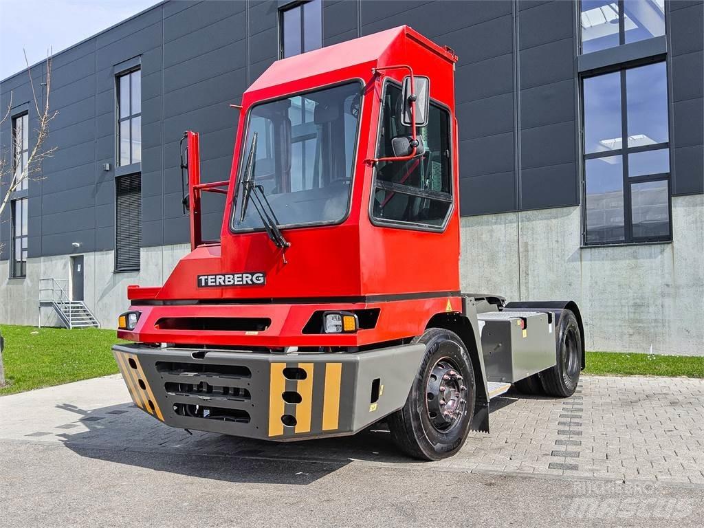 Terberg YT 220 码头牵引车