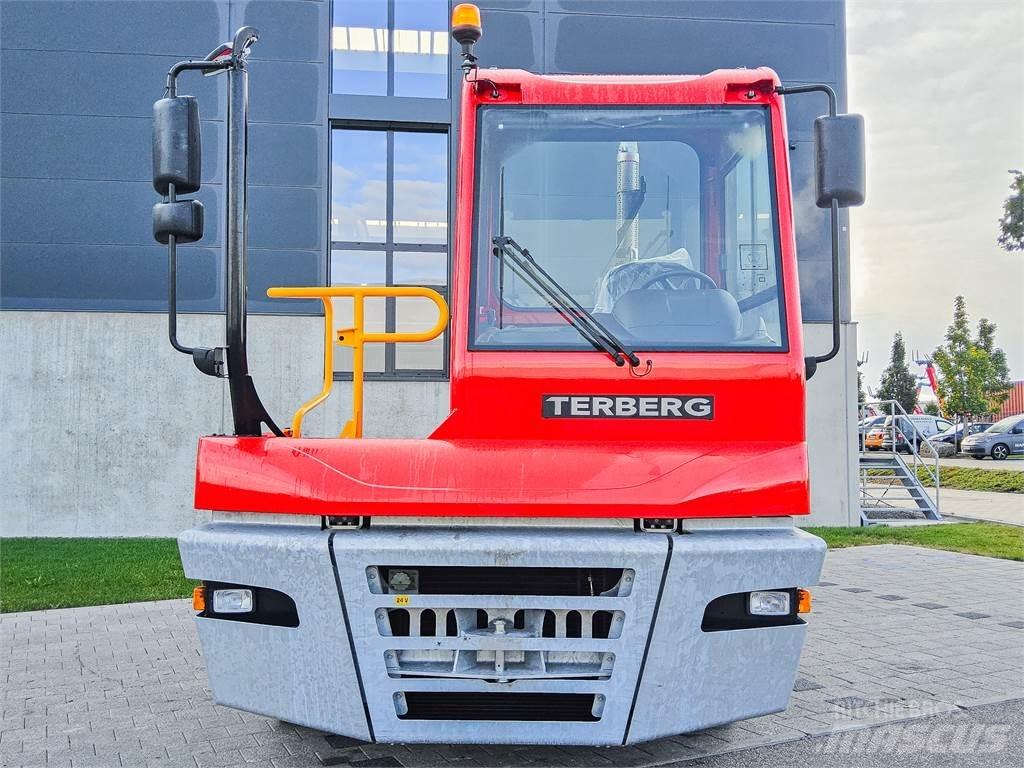 Terberg YT 223 码头牵引车