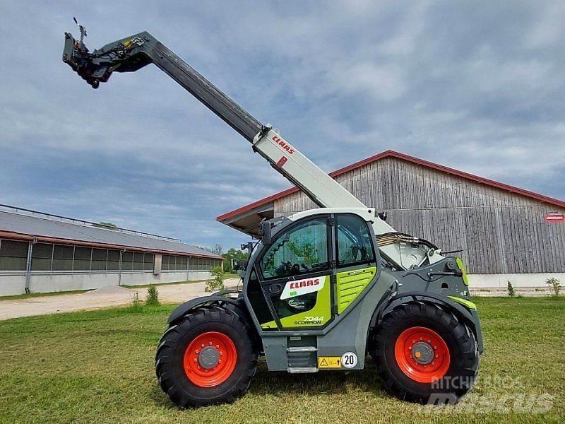 CLAAS Scorpion 7044 伸缩臂叉装车|叉装车