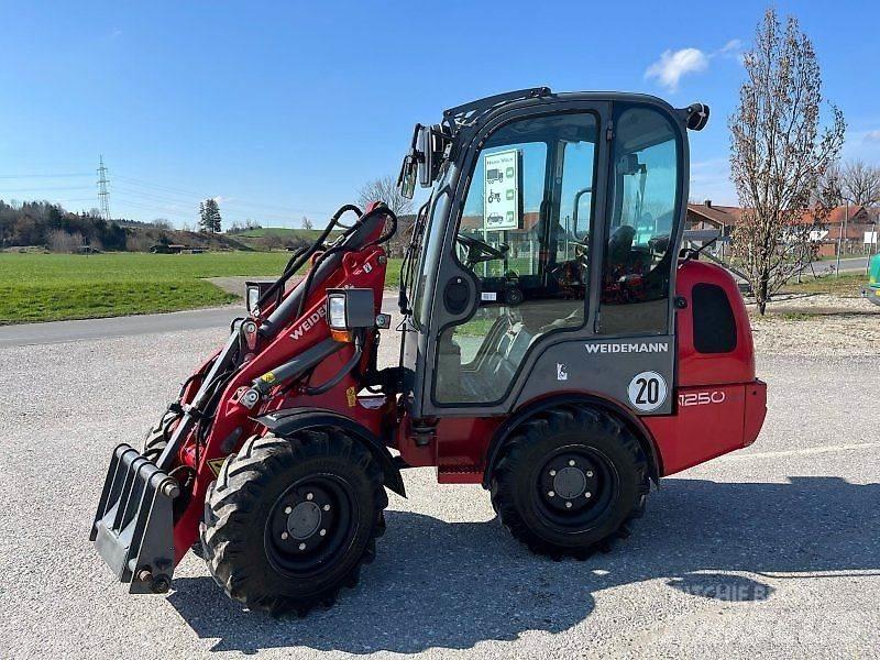 Weidemann 1250 滑移装载机