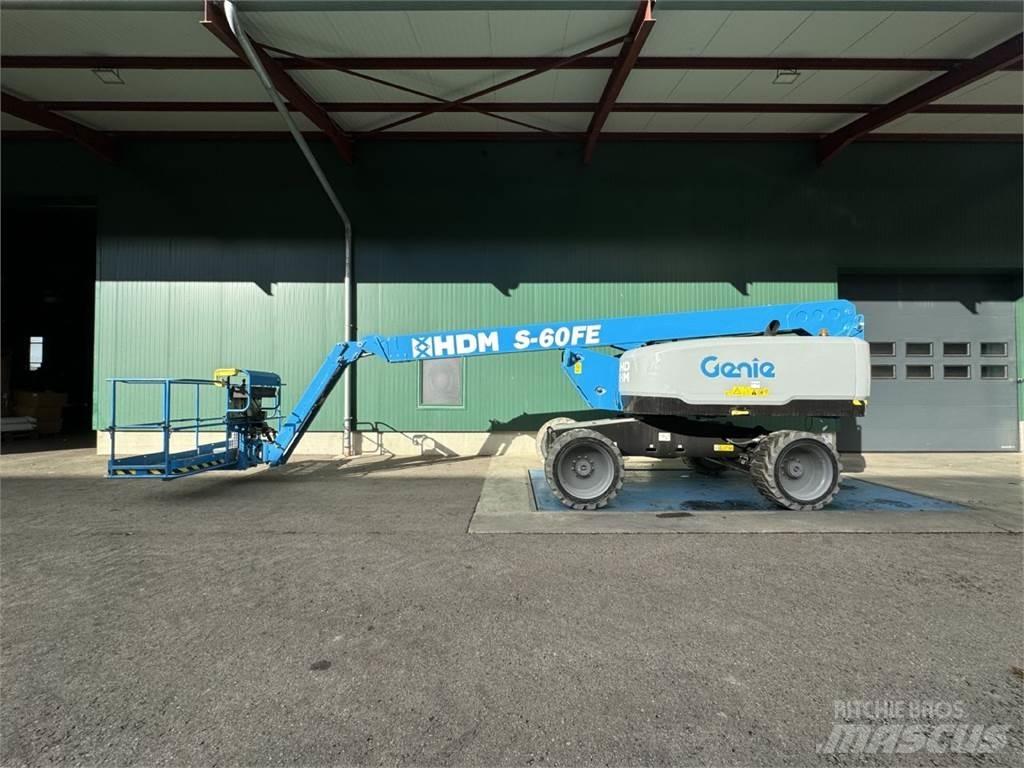 Genie S-60 FE 曲臂高空工作平台