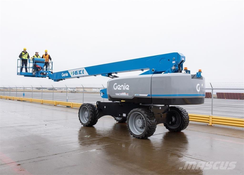 Genie S-85 XC E 曲臂高空工作平台