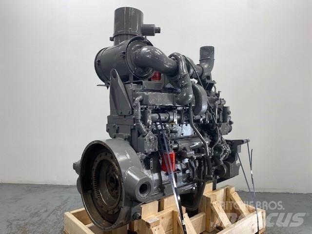 Komatsu M11-C 发动机