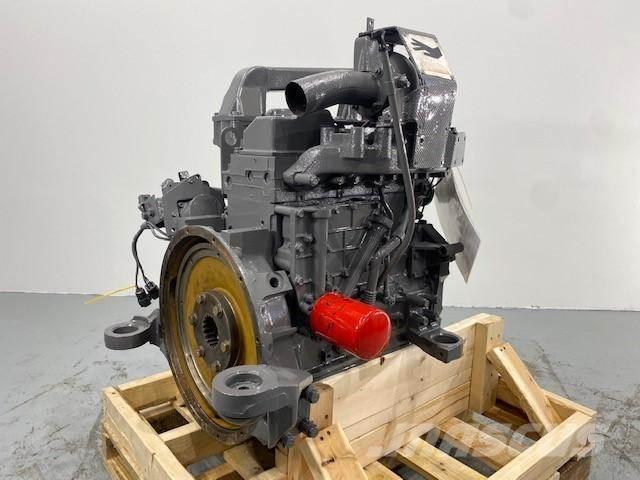 Komatsu S4D95L 发动机