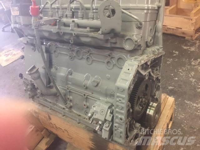 Komatsu SAA6D107E 发动机