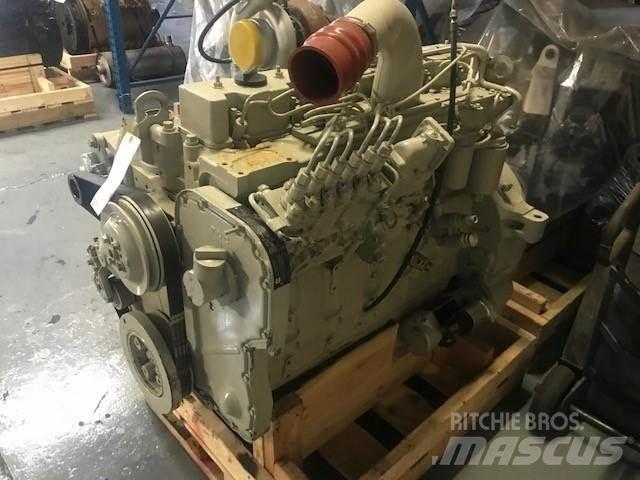 Komatsu SAA6D114-2 发动机