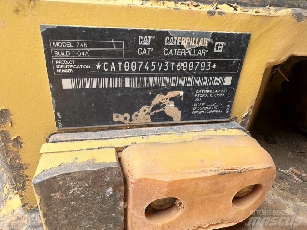CAT 745 铰接式自卸车