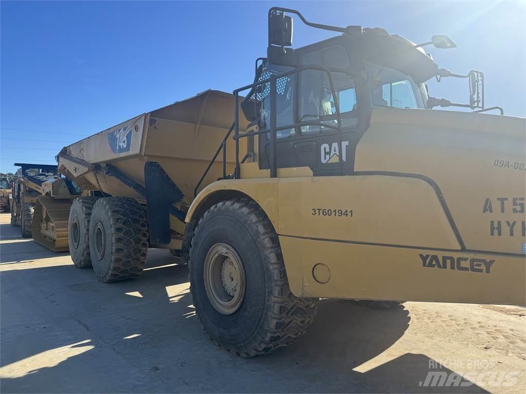 CAT 745 铰接式自卸车