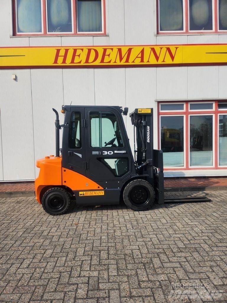 Doosan D30S-7 柴油叉车