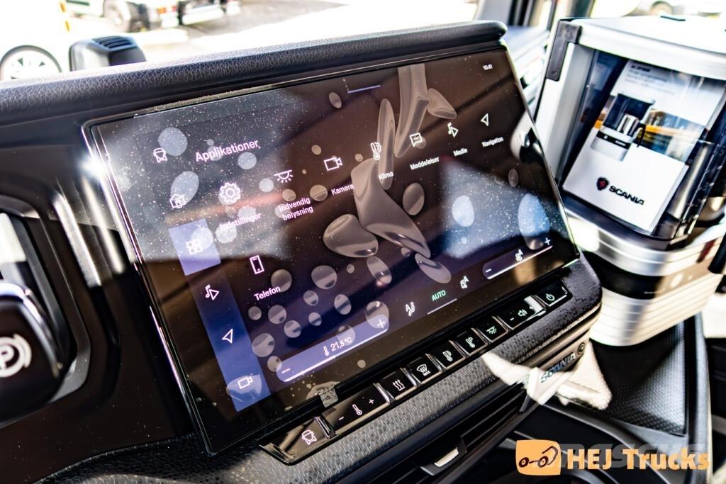 Scania R530 A6x2NB 牵引车