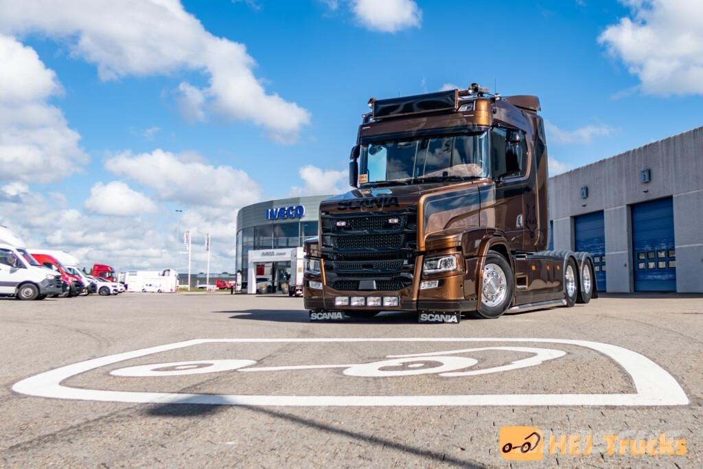 Scania RT520 A6x2NB 牵引车