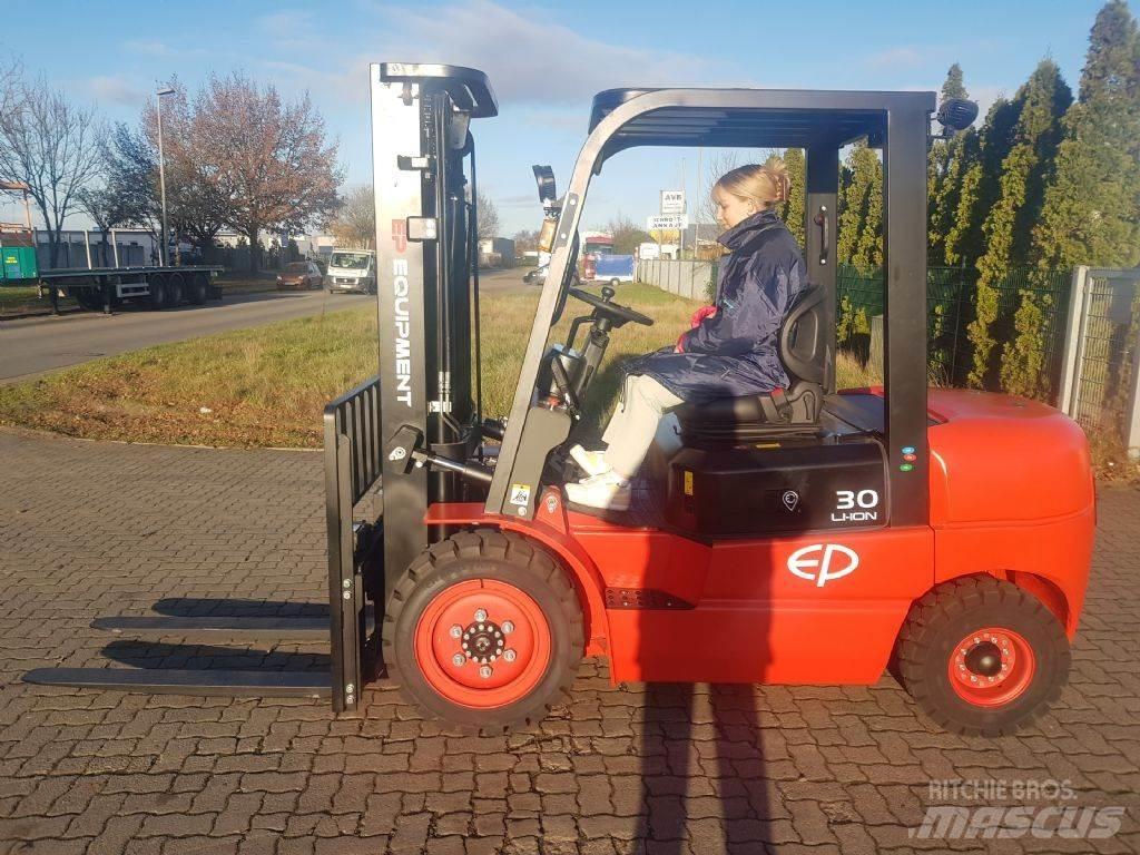 EP EFL302 电动叉车