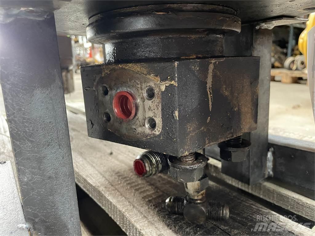 CAT 215LC svirvel 液压