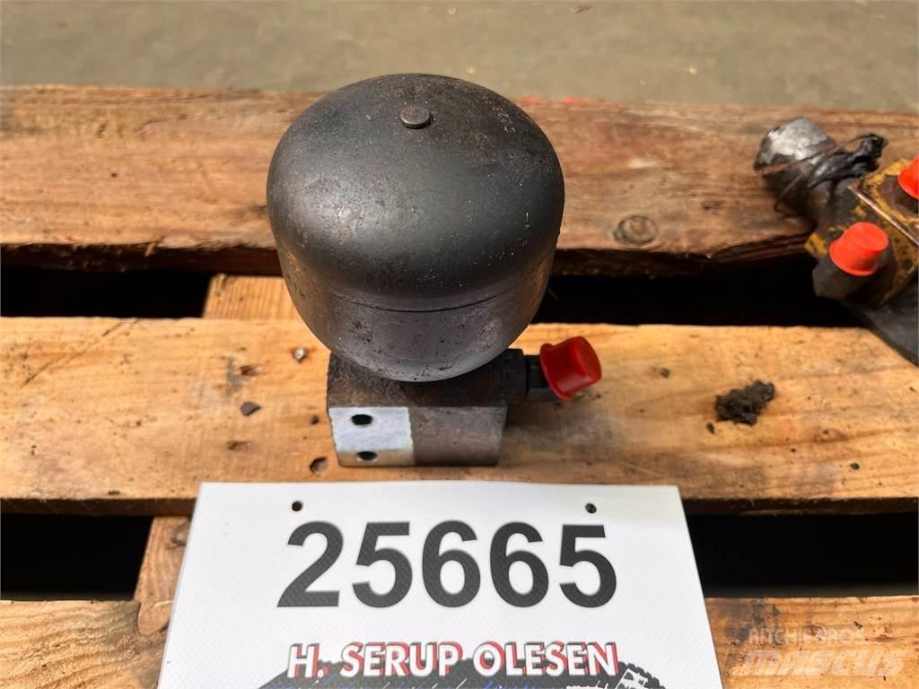 CAT 323D accumulator 液压