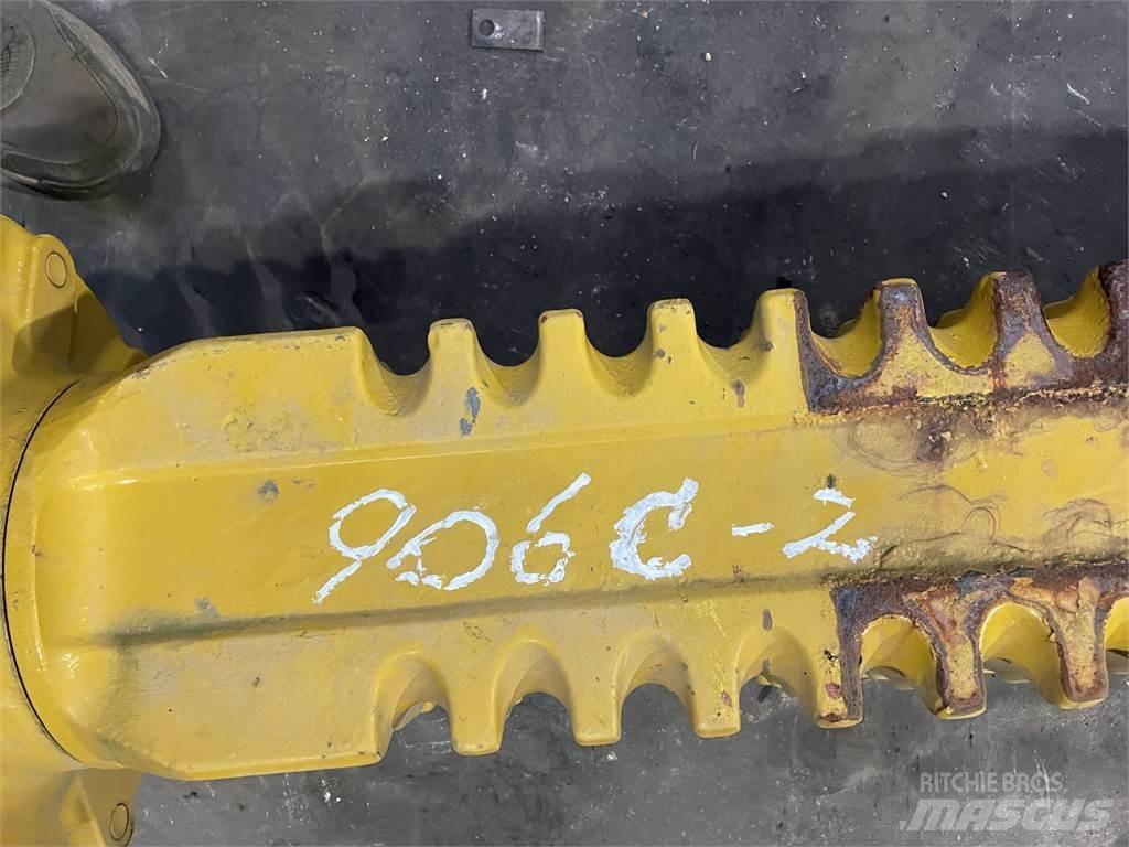Hydrema 906C-2 frontaksel 轴