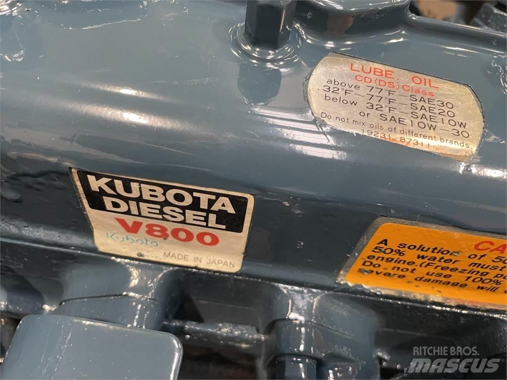 Kubota V800 motor - 4 cyl. 发动机