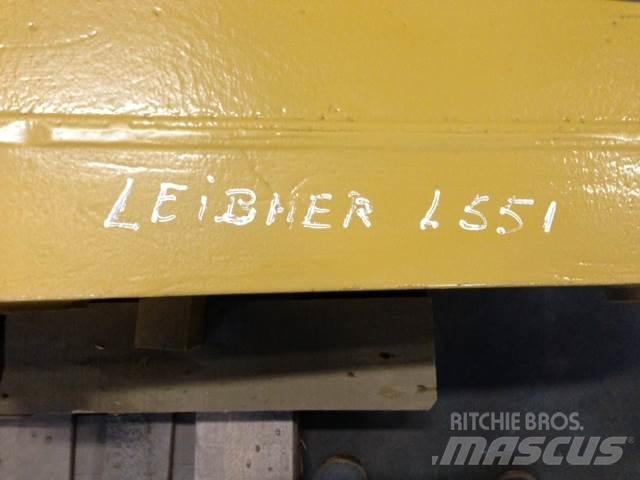 Liebherr L551 Link Arm 其他组件